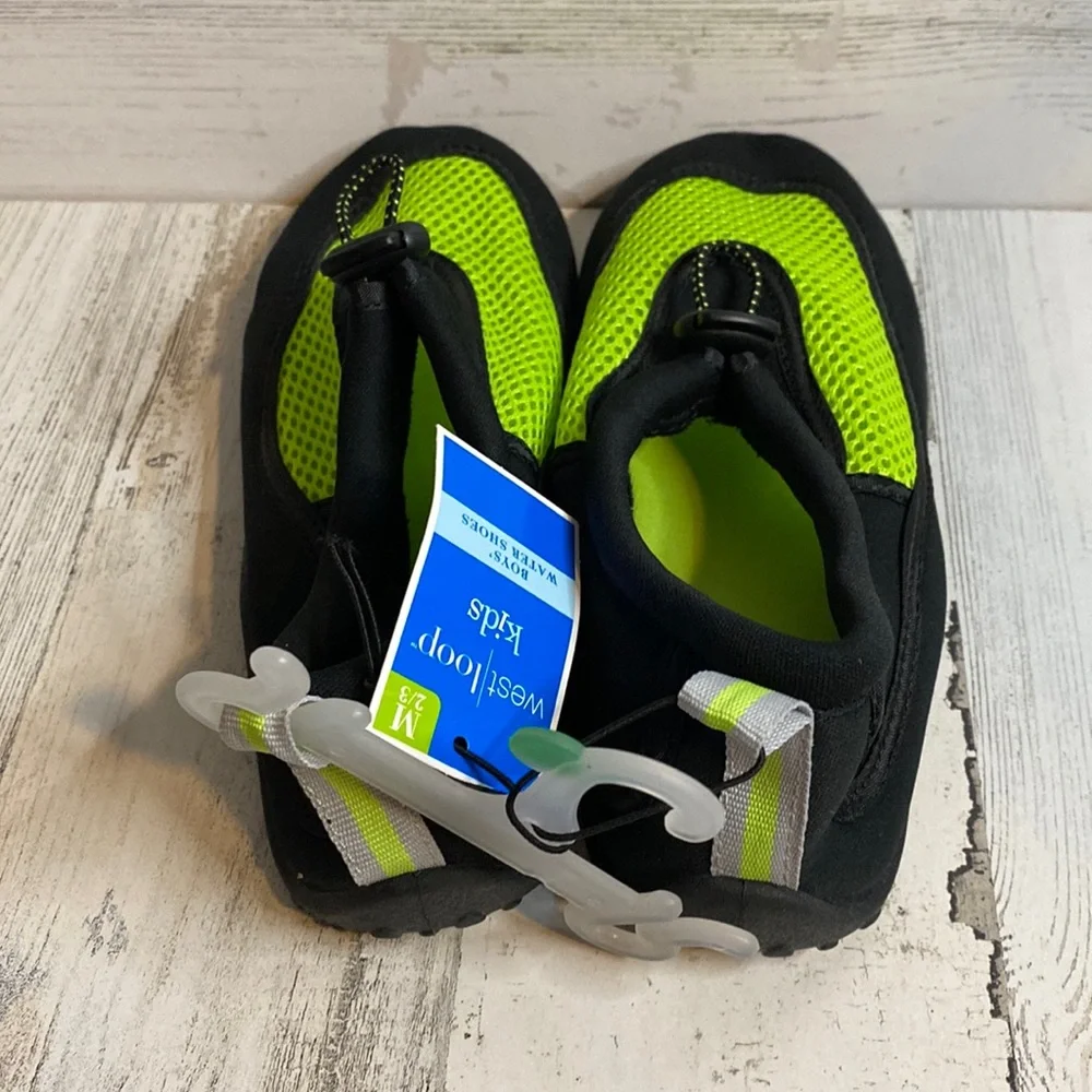 Boys Water Shoes Size M (2/3) NEW